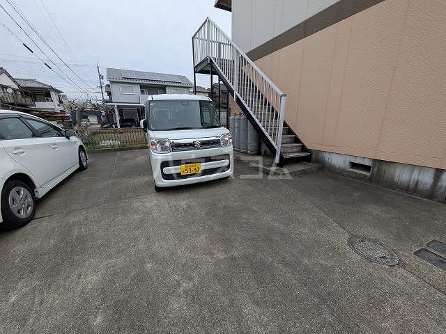 16/23 駐車場