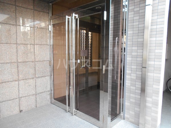 22/30 エントランス