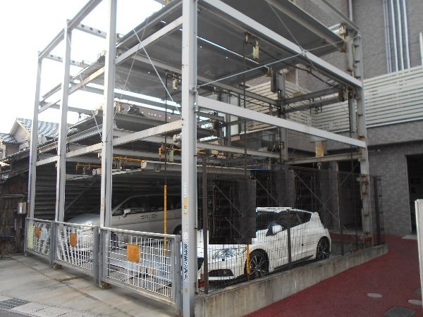 23/30 駐車場