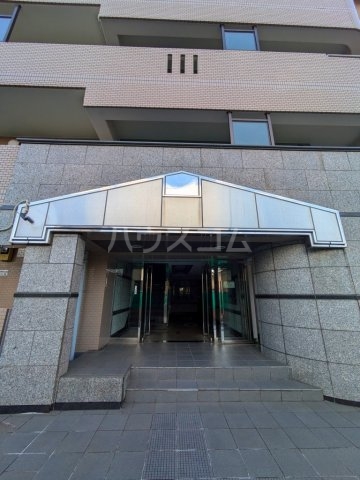 24/30 エントランス