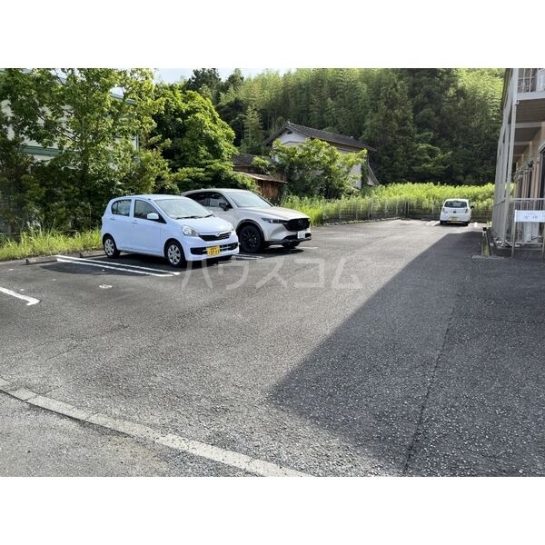 14/16 駐車場