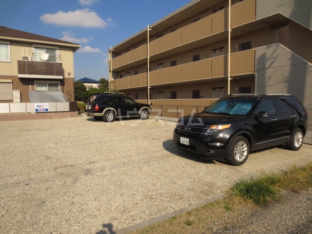 25/30 駐車場