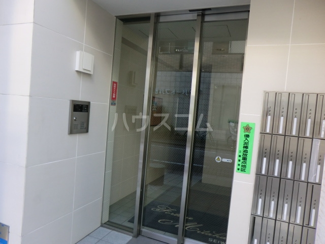 14/15 エントランス