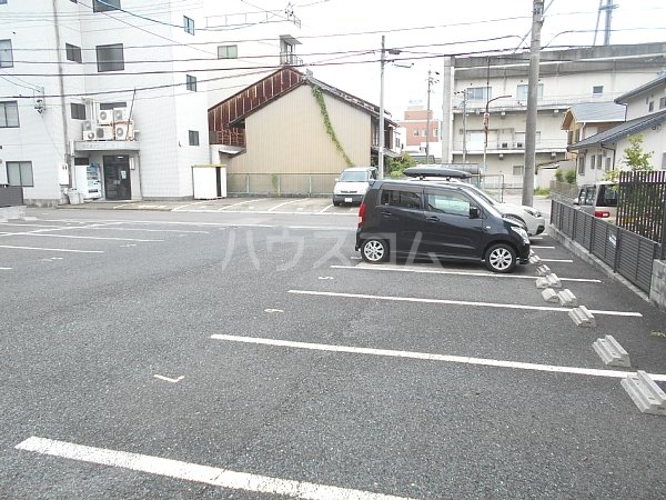 21/28 駐車場