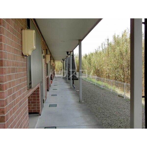 14/15 エントランス