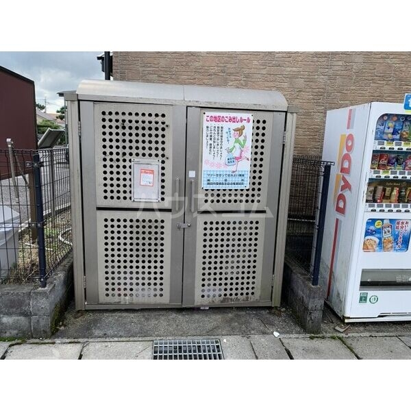 17/19 エントランス