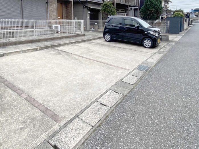 2/4 駐車場