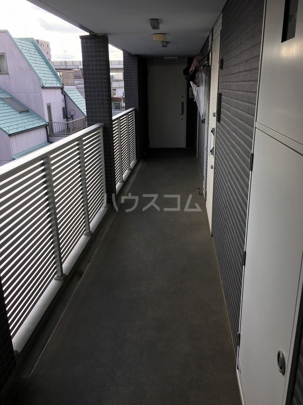 18/28 エントランス