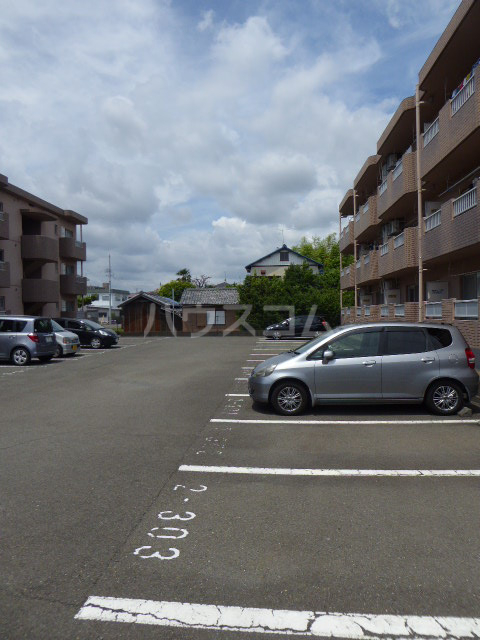22/23 駐車場