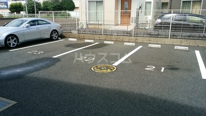 2/5 駐車場