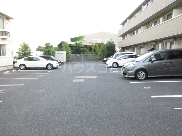 2/3 駐車場