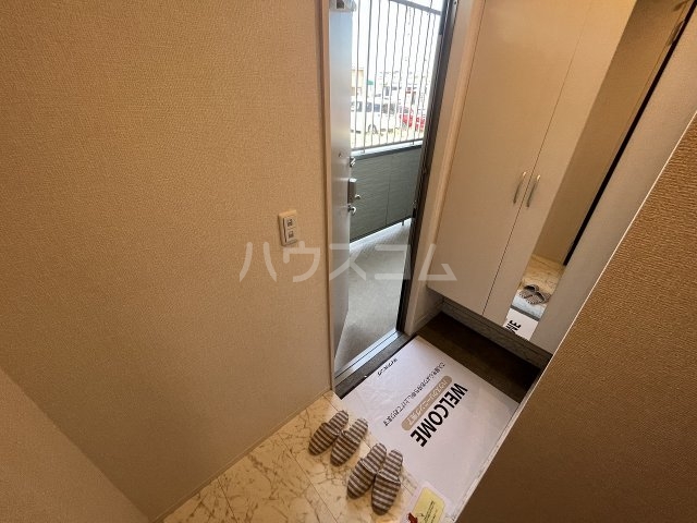13/30 玄関