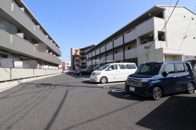 23/30 駐車場