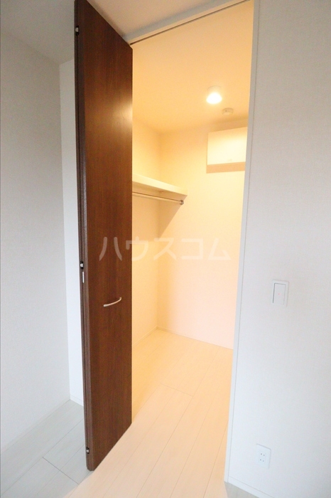 26/30 エントランス