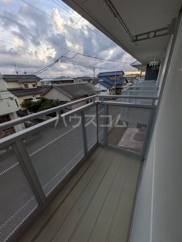 13/18 バルコニー
