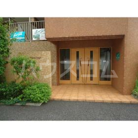 24/30 エントランス