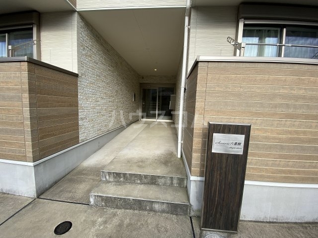 29/30 エントランス