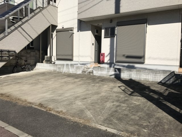 23/30 駐車場