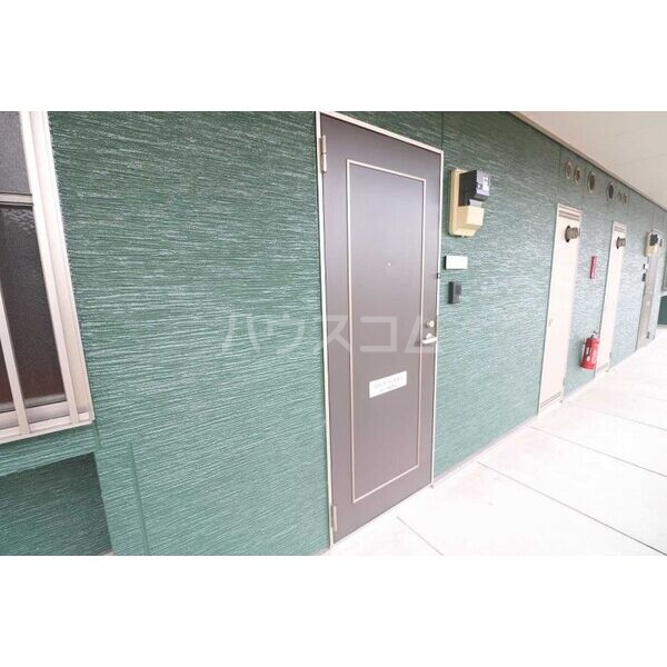 13/16 エントランス