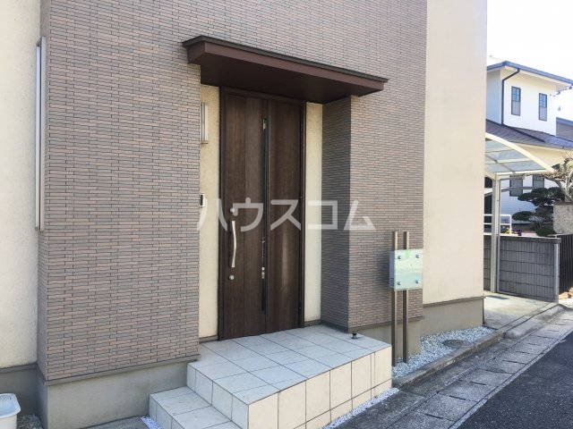 28/30 エントランス