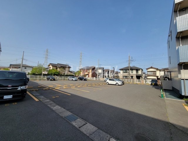 2/6 駐車場
