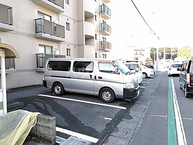20/23 駐車場