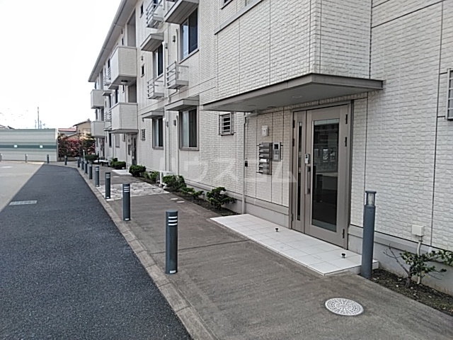 15/23 エントランス