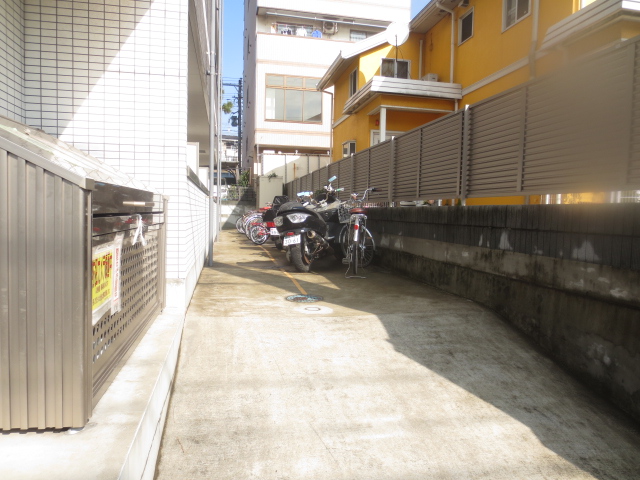 22/26 駐車場
