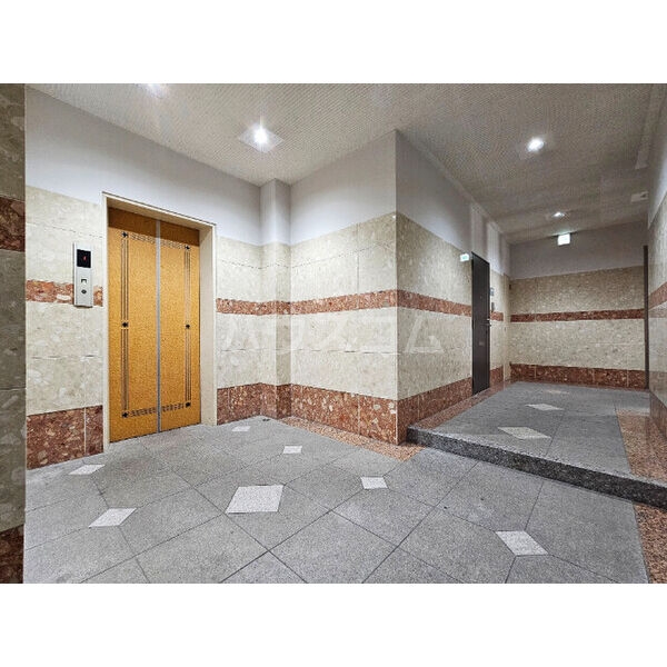 13/20 エントランス