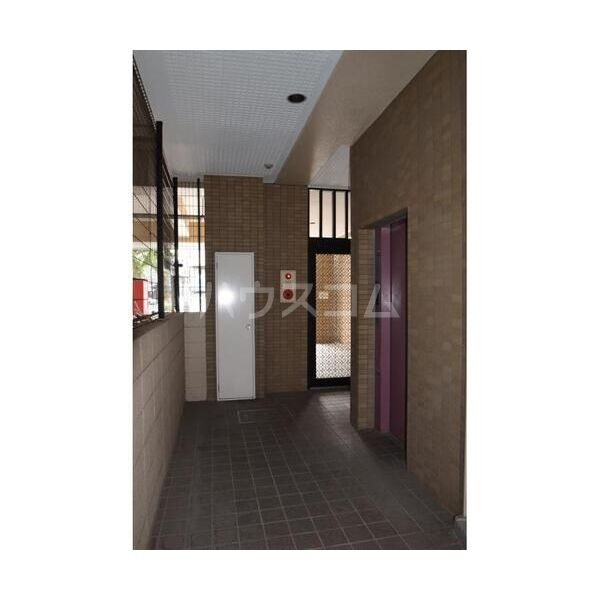 18/22 エントランス