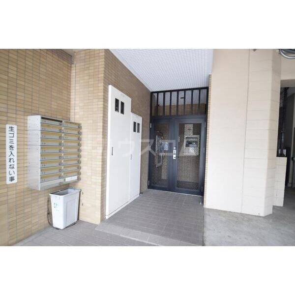 17/22 エントランス