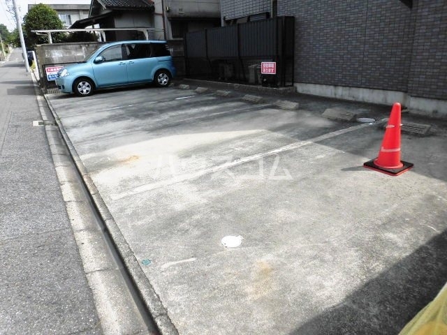 21/24 駐車場