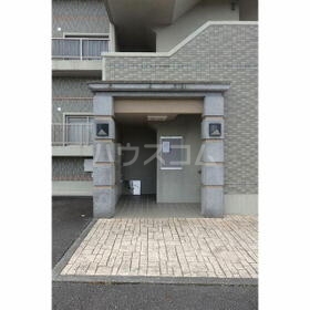 13/15 エントランス