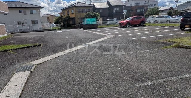 18/18 駐車場