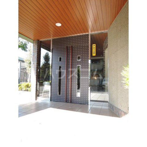 2/3 エントランス