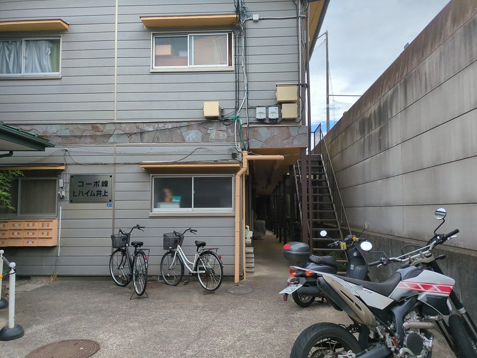 25/30 エントランス