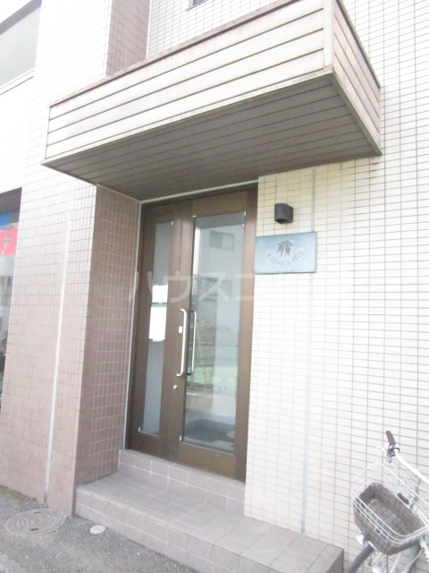 25/30 エントランス