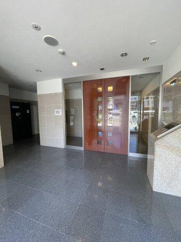 28/30 エントランス