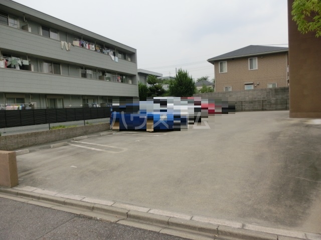 22/26 駐車場