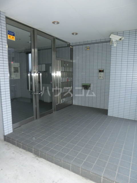 15/22 エントランス