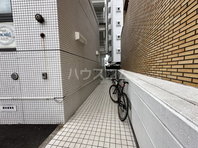 23/30 エントランス