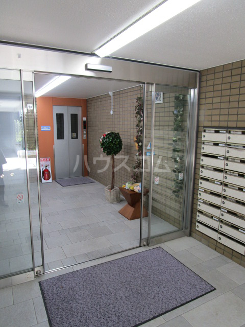 22/30 エントランス