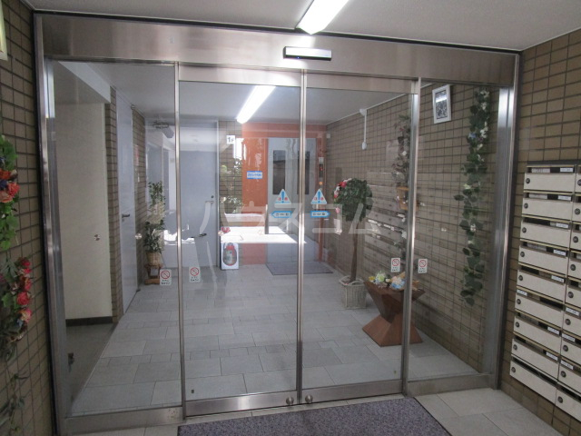 17/27 エントランス