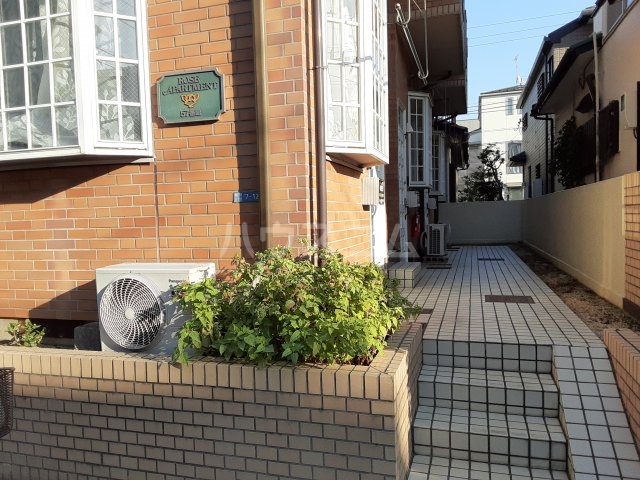 18/28 エントランス