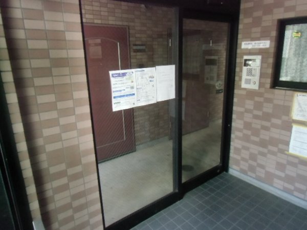 20/30 エントランス