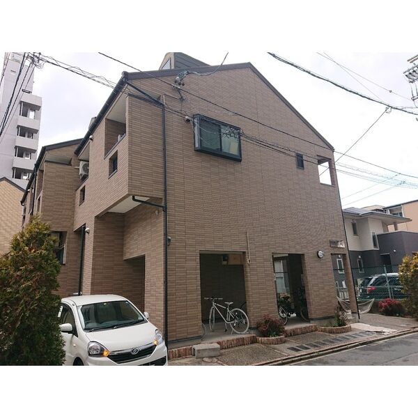 14/19 エントランス