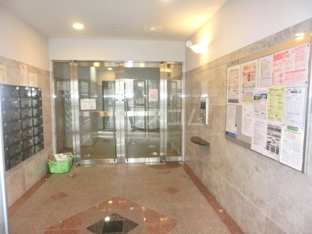 18/22 エントランス