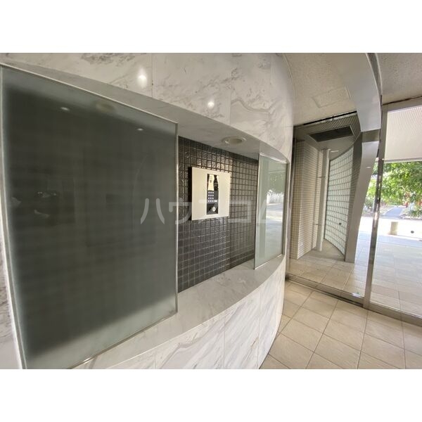 20/27 エントランス