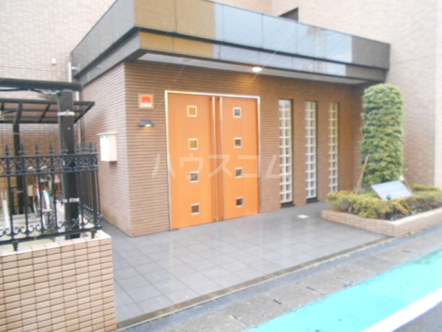 22/30 エントランス