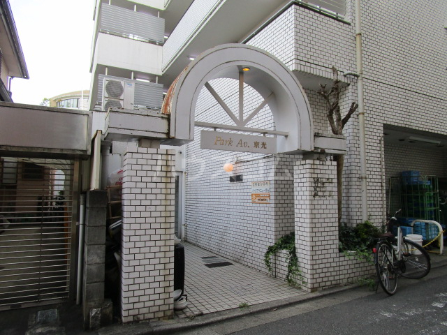 22/30 エントランス